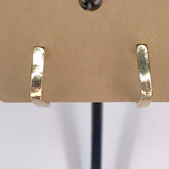 Fashion Jewelry Elegant Gold Hoop Earrings - Picture 2 of 5